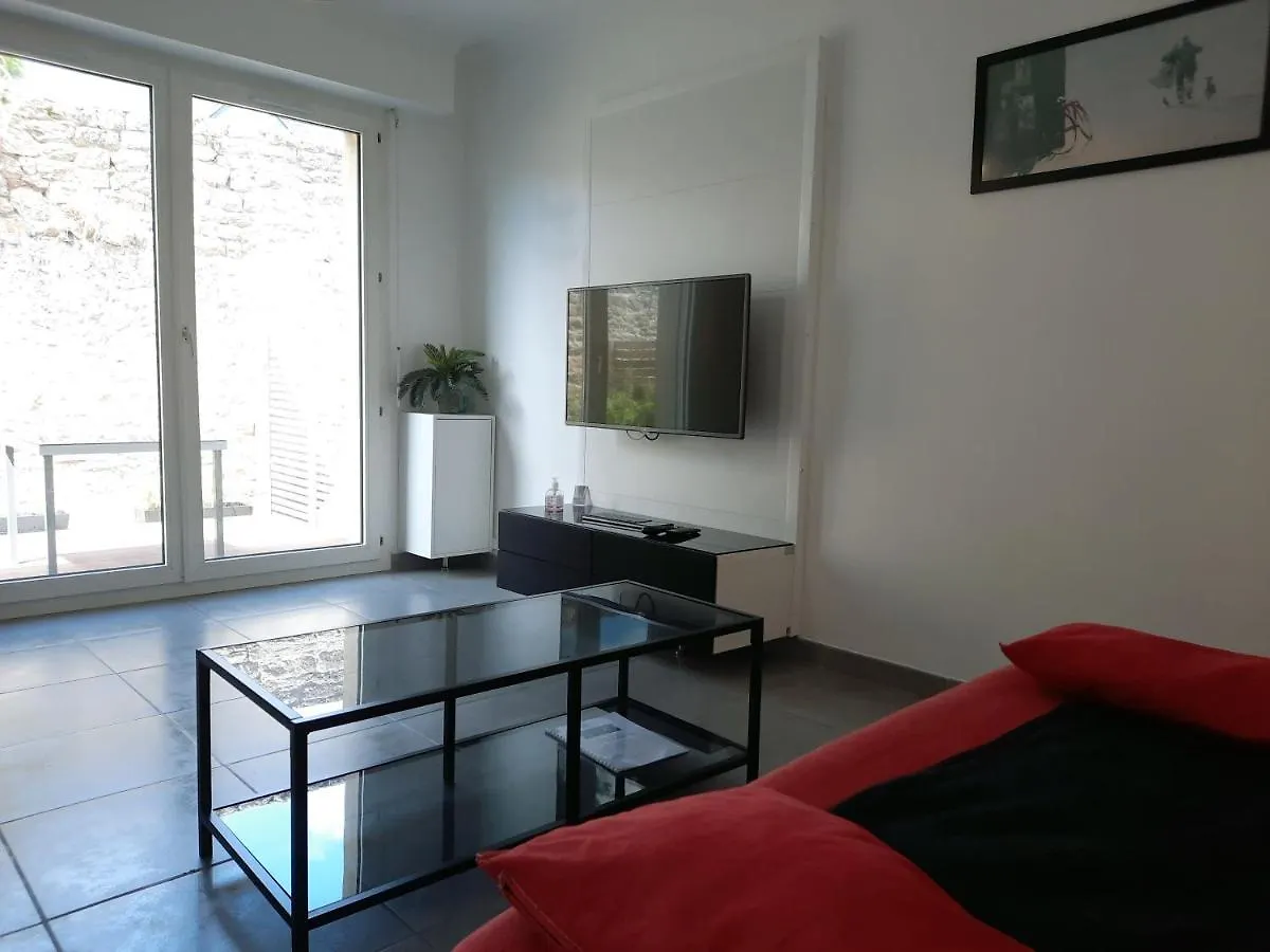 Kerentree - Appartement En Centre Ville Avec Terrasse Et Parking Prive Pont-l'Abbe France