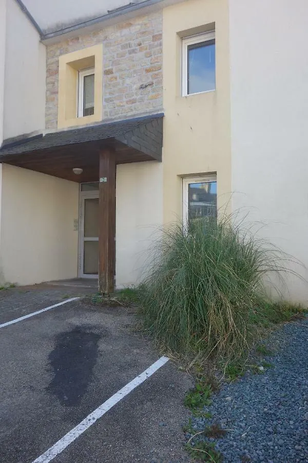 Kerentree - Appartement En Centre Ville Avec Terrasse Et Parking Prive Pont-l'Abbe